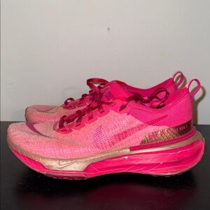 Nike Women's Pink Running invincible run 3